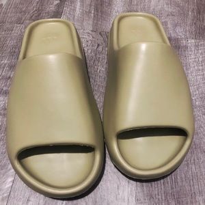 Adidas yeezy slides Resin